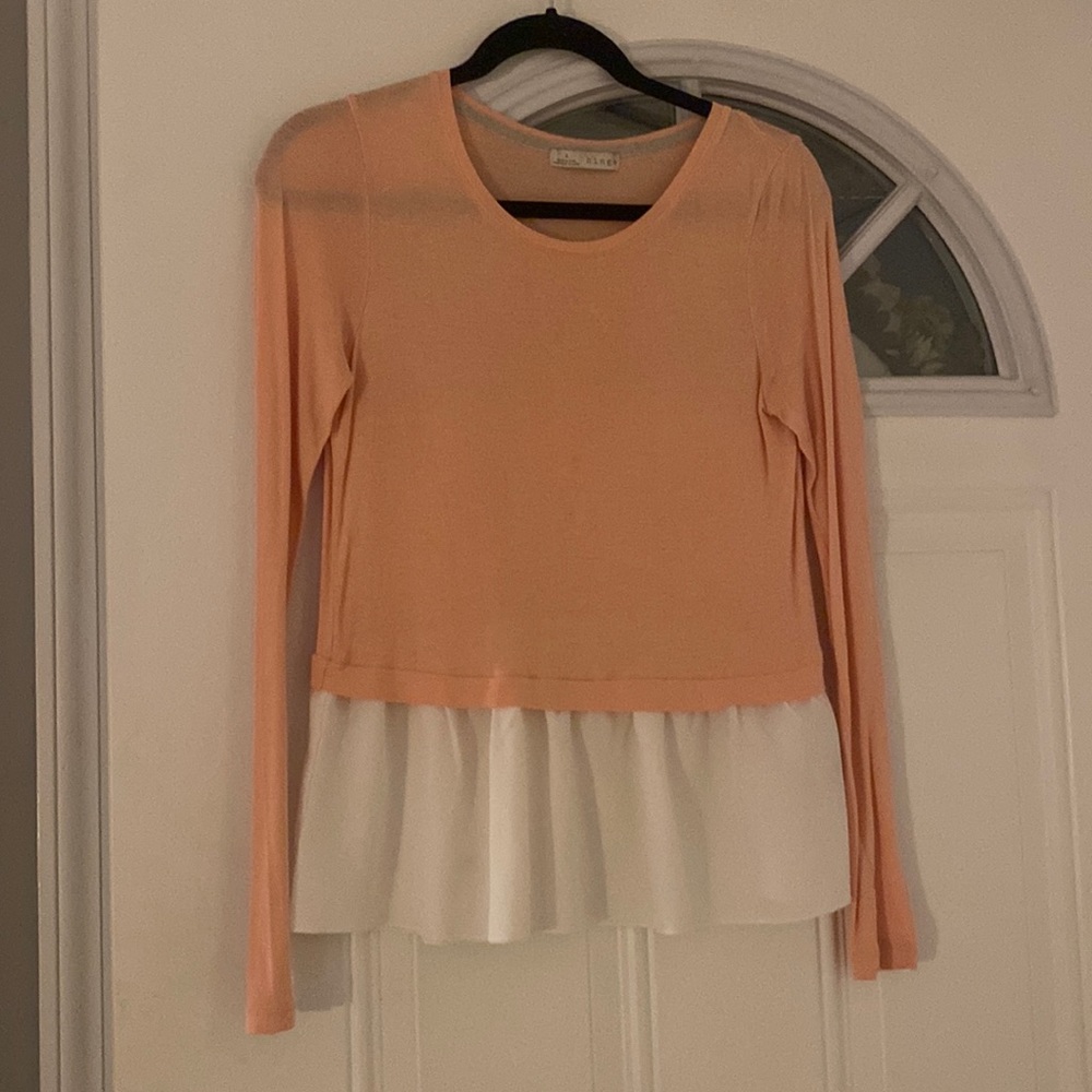 Cute long sleeve shirt.